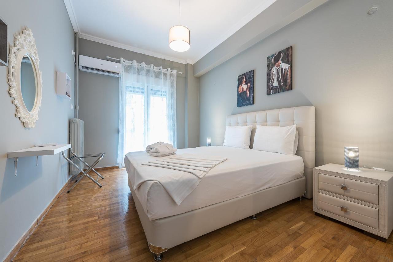 Modern City Apartment By Cloudkeys Aten Exteriör bild